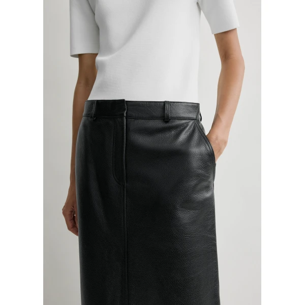 Totême Grained-Leather Straight Skirt Black - Skirts - Scandinavian Minimalist Luxury at Coveti
