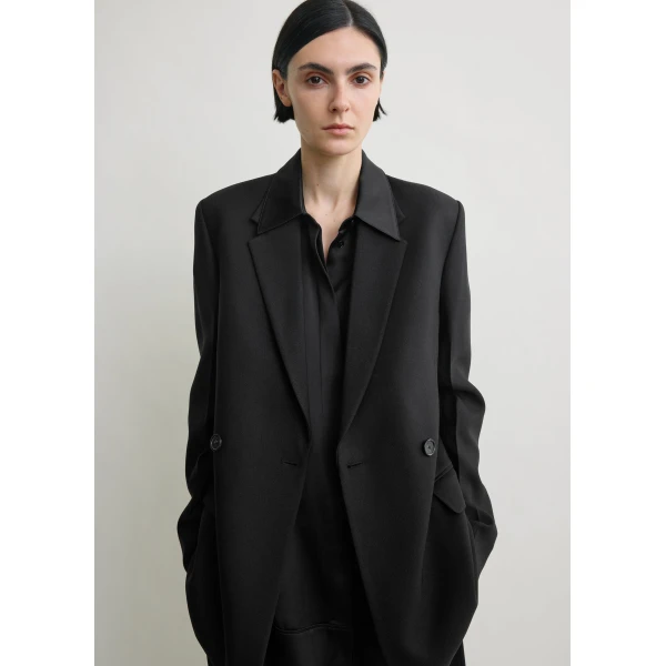 Totême Long Boxy Blazer Black - Jackets - Scandinavian Minimalist Luxury at Coveti
