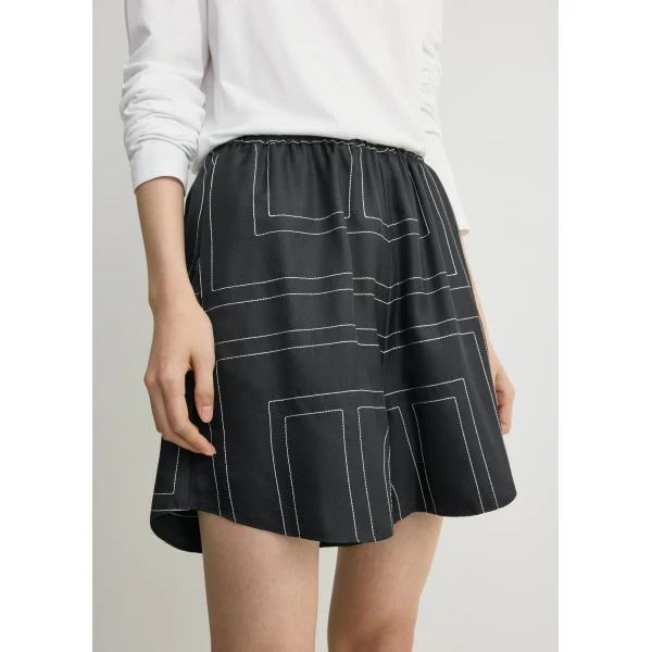 Totême Monogram Silk PJ Shorts Black - Loungewear - Scandinavian Minimalist Luxury at Coveti