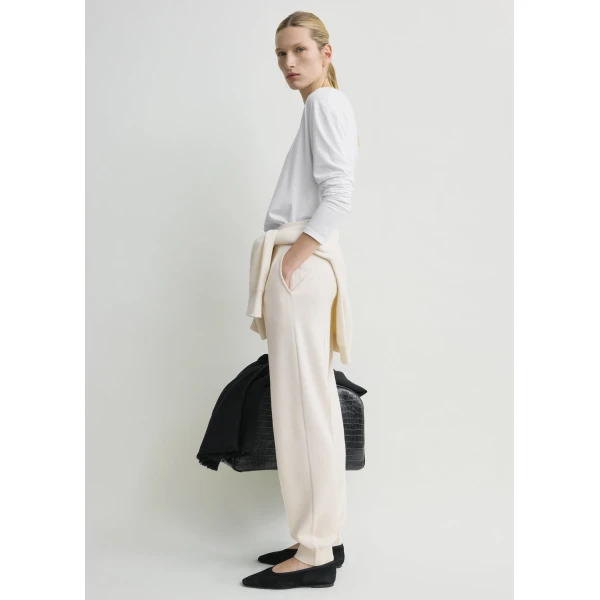 Totême Pintucked Sweatpants Ecru - Pants - Scandinavian Minimalist Luxury at Coveti