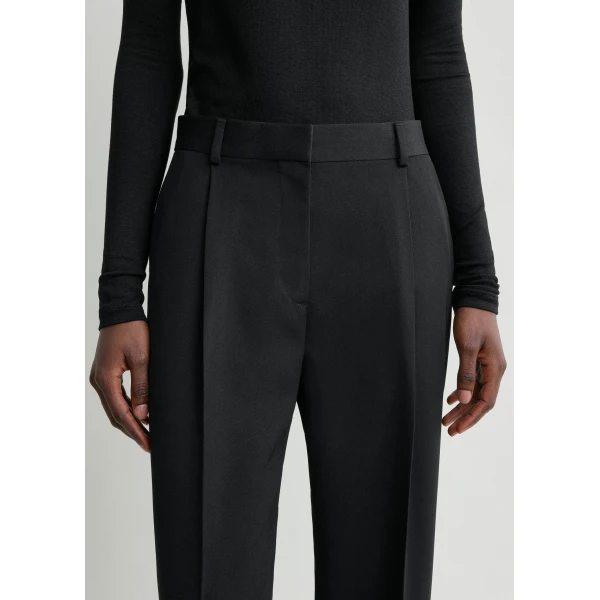Totême Pleat Trousers Black - Pants - Scandinavian Minimalist Luxury at Coveti