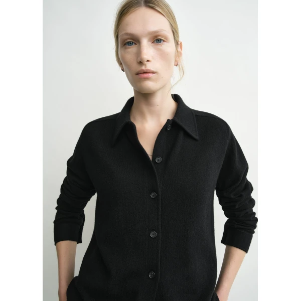Totême Raglan-Sleeve Cashmere Cardigan Black - Knitwear - Scandinavian Minimalist Luxury at Coveti