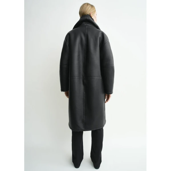 Totême Shearling Wrap Coat Black - Coats - Scandinavian Minimalist Luxury at Coveti