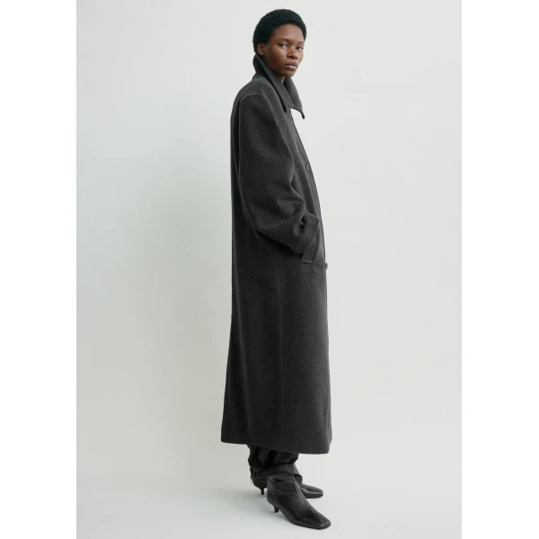 Totême Shield Coat Charcoal - Coats - Scandinavian Minimalist Luxury at Coveti