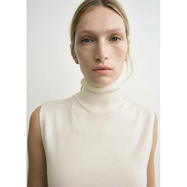 Totême Sleeveless Fine Turtleneck Ecru - Knitwear - Scandinavian Minimalist Luxury at Coveti