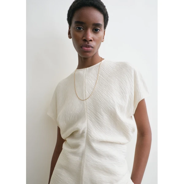 Totême Slouch Waist Crinkled Top Cream - Tops - Scandinavian Minimalist Luxury at Coveti