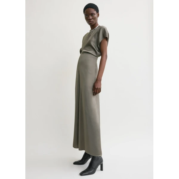 Totême Slouch Waist Dress Taupe - Dresses - Scandinavian Minimalist Luxury at Coveti