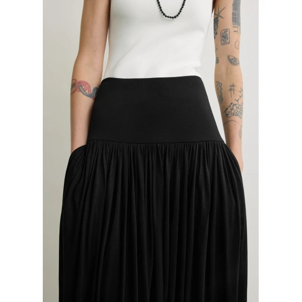 Totême Soft Gathered Skirt Black - Skirts - Scandinavian Minimalist Luxury at Coveti