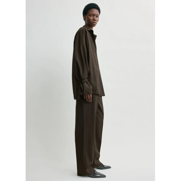 Totême Tie-Cuff Shirt Pepper - Tops - Scandinavian Minimalist Luxury at Coveti