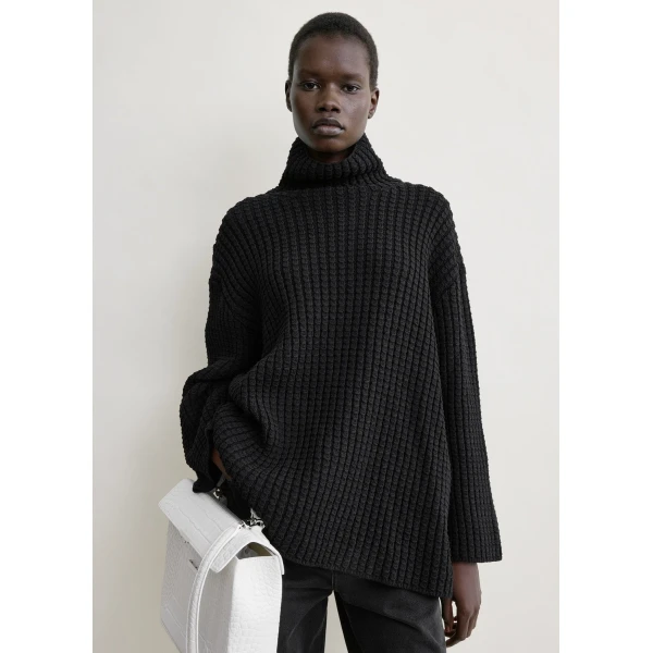 Totême Whipstitch Knit Black - Knitwear - Scandinavian Minimalist Luxury at Coveti