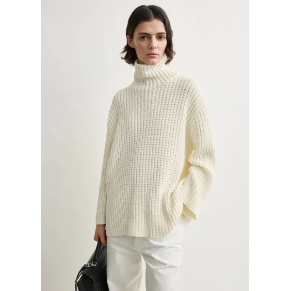 Totême Whipstitch Knit Milk - Knitwear - Scandinavian Minimalist Luxury at Coveti