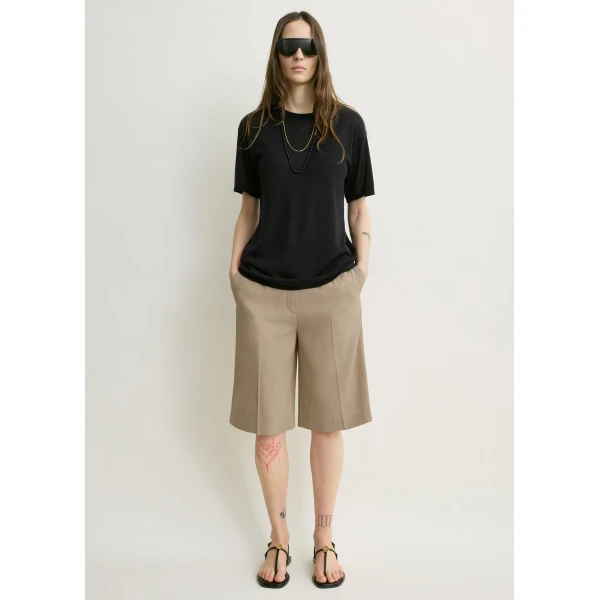 Totême Wide Tailored Shorts Overcast Beige - Shorts - Scandinavian Minimalist Luxury at Coveti