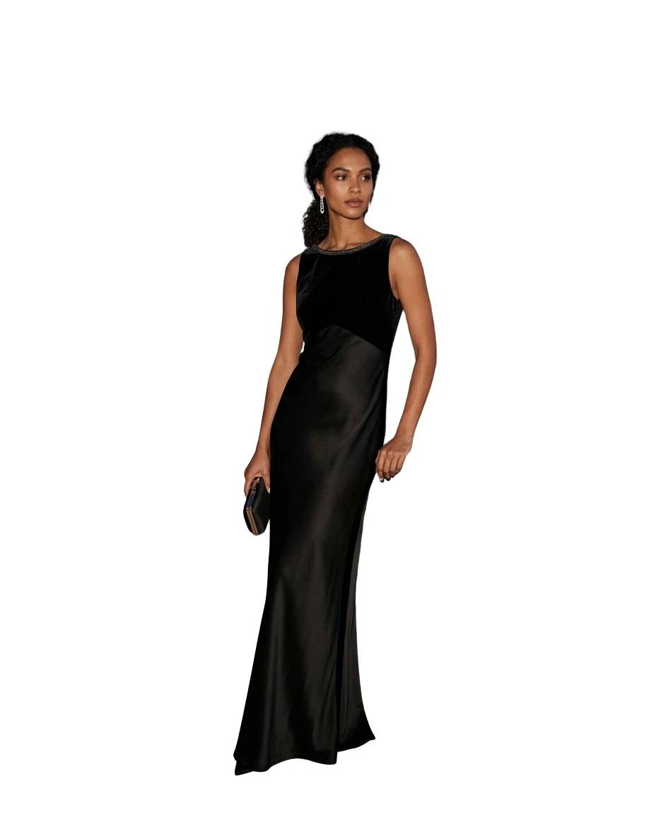 Gemma Deeks Style Guide: Black tie dinner outfit in Malta Summer 2026