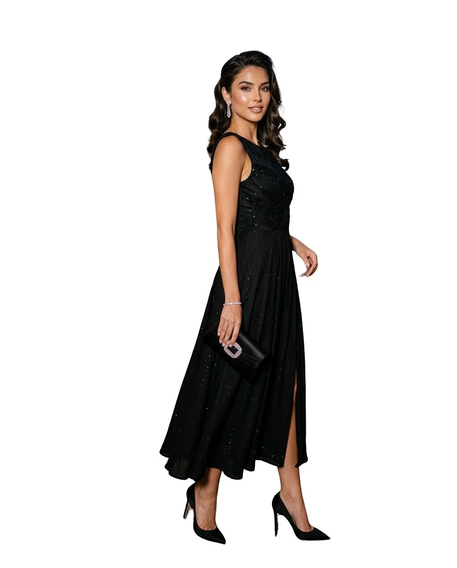Gemma Deeks Style Guide: Formal attire dinner outfit in Miami Summer 2026