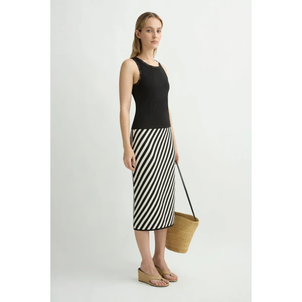 Posse Darcy Skirt – sustainable Skirts in Black from Australian designer at Coveti.