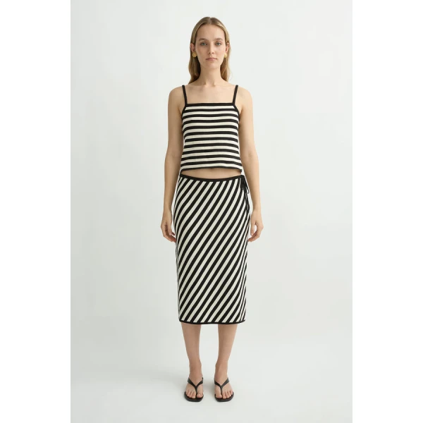 Posse Darcy Top – sustainable Tops in Black from Australian designer at Coveti.