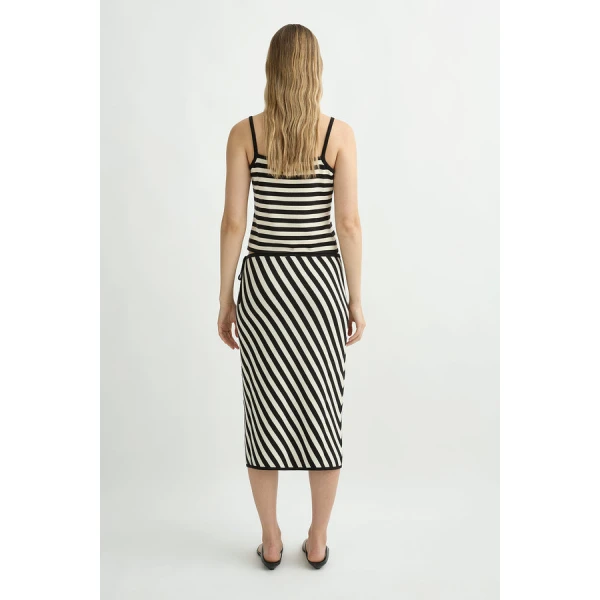 Posse Darcy Top – sustainable Tops in Black from Australian designer at Coveti.