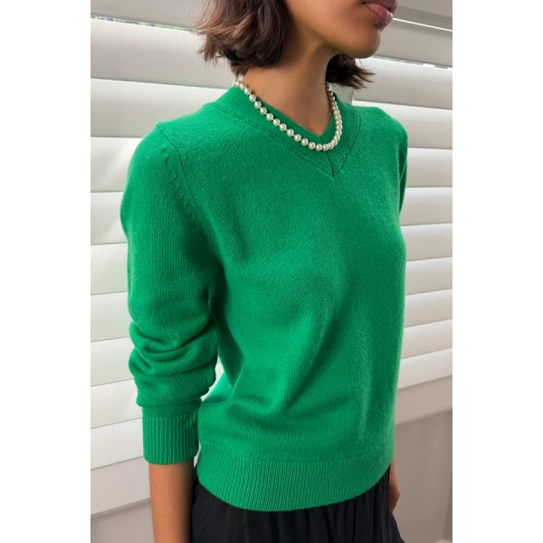 Posse Freddie Jumper – sustainable Knitwear in Green from Australian designer at Coveti.