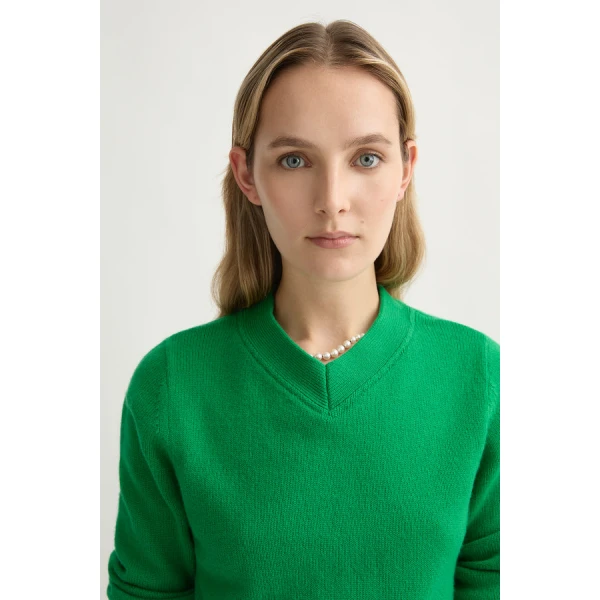 Posse Freddie Jumper – sustainable Knitwear in Green from Australian designer at Coveti.