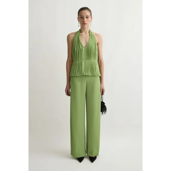 Posse Jane Top – sustainable Tops in Green from Australian designer at Coveti.