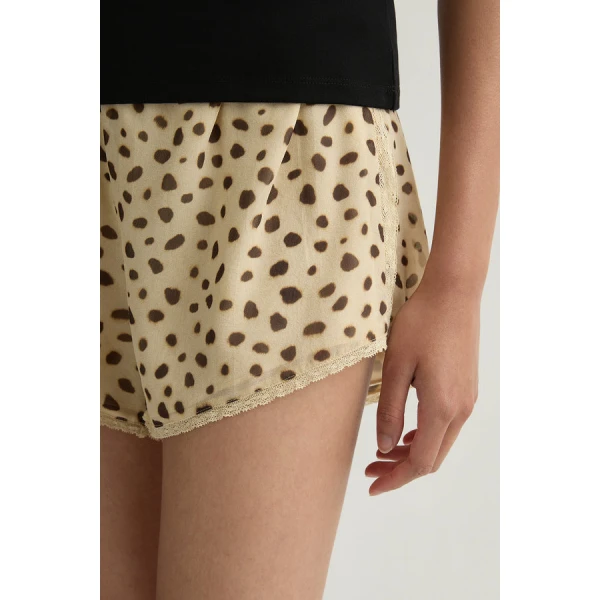 Posse Priscilla Short – sustainable Shorts in Beige from Australian designer at Coveti.