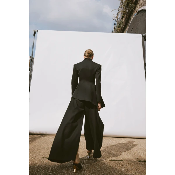 Awake Mode Asymmetric Volume-Contrast Jacket Dark Navy, view 3