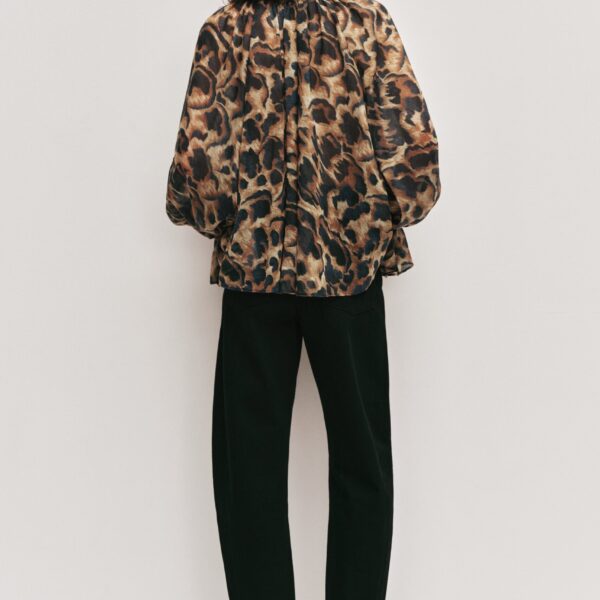 Aje world  – structured silhouette with raw femininity from Coveti
