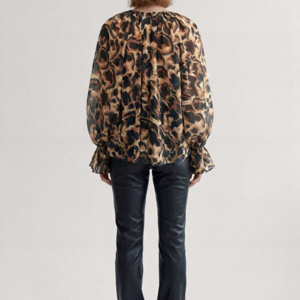 Aje Aus  – structured silhouette with raw femininity from Coveti