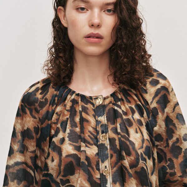 Aje Aus  – structured silhouette with raw femininity from Coveti