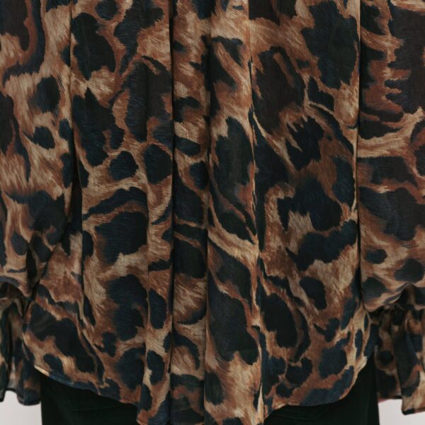 Aje clothing Aus  – structured silhouette with raw femininity from Coveti