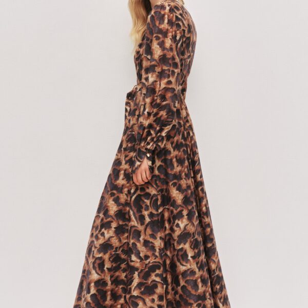 Aje Aus  – structured silhouette with raw femininity from Coveti