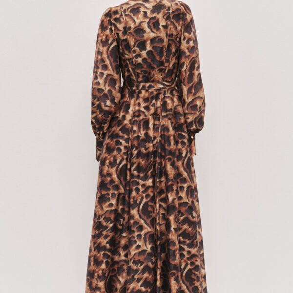 Aje clothing Aus  – structured silhouette with raw femininity from Coveti