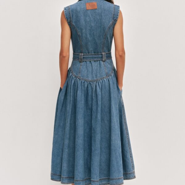 Aje Aus  – structured silhouette with raw femininity from Coveti