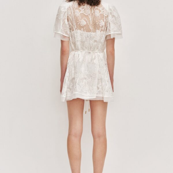 Aje clothing Aus  – structured silhouette with raw femininity from Coveti