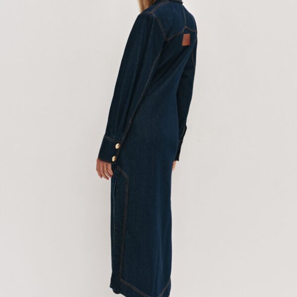 Aje Aus  – structured silhouette with raw femininity from Coveti