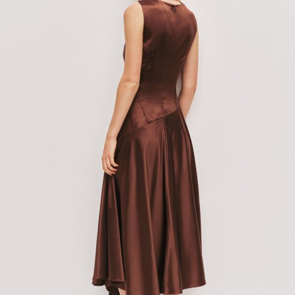 Aje clothing Aus  – structured silhouette with raw femininity from Coveti