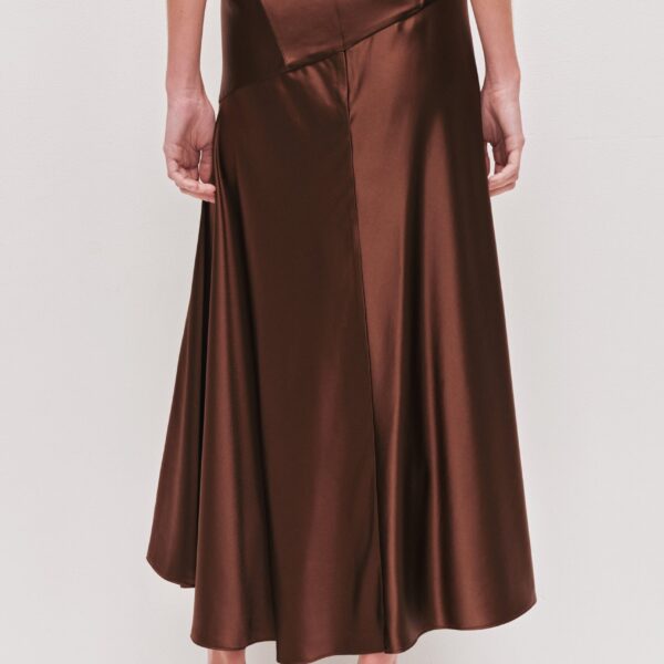 Aje Aus  – structured silhouette with raw femininity from Coveti