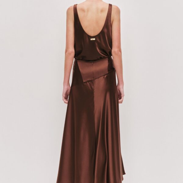 Aje clothing Aus  – structured silhouette with raw femininity from Coveti