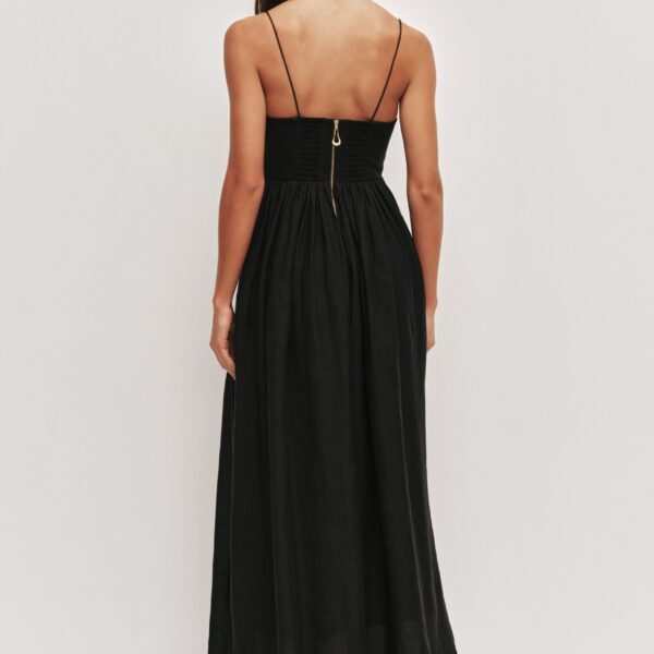 Aje Aus  – structured silhouette with raw femininity from Coveti