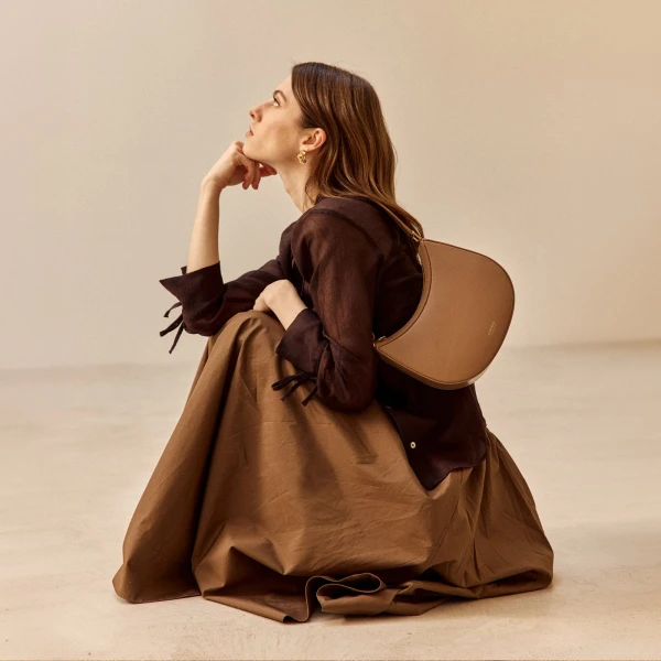 Ateliers Auguste Marceau in Taupe bag