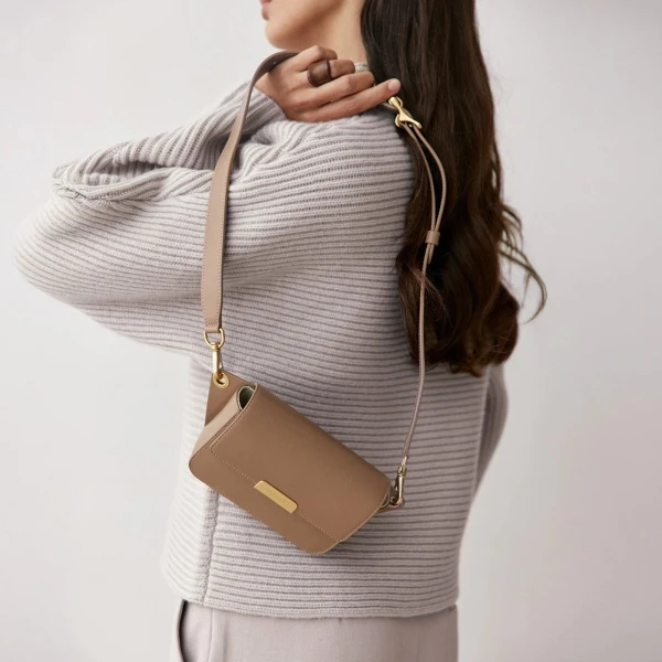 Ateliers Auguste Roquette in Taupe bag