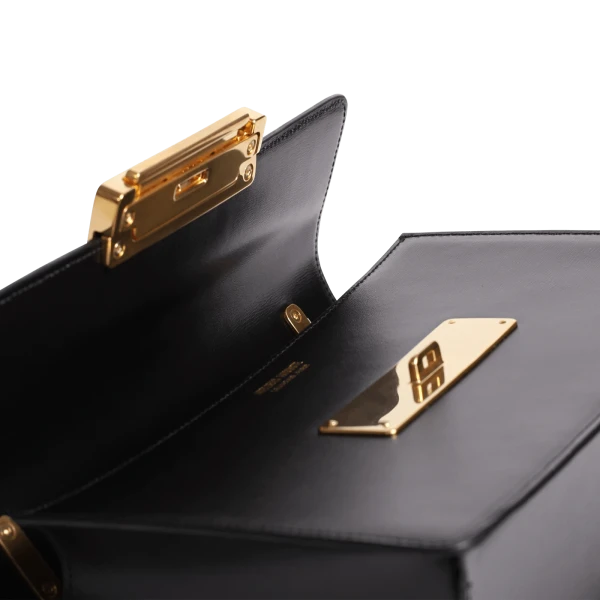Ateliers Auguste Alma in Black bag