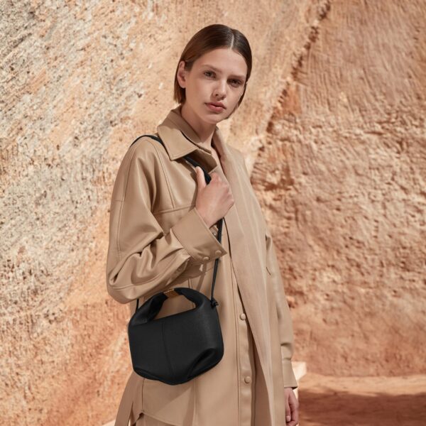 Polène Béri in Black Béri in Black - Shoulder & Crossbody Bags - Parisian Luxury Leather Bag at Coveti