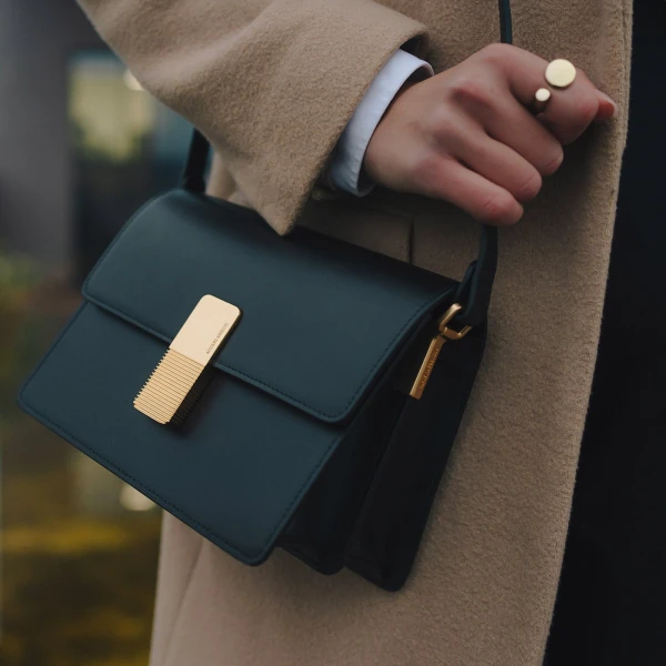 Ateliers Auguste Gabriel in Black bag