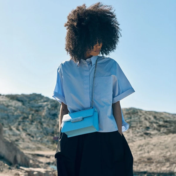 Ateliers Auguste Alma in Light Blue bag