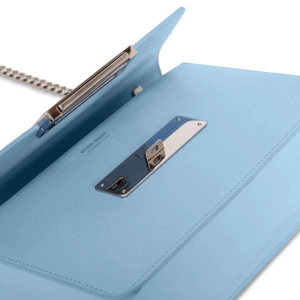 Ateliers Auguste Alma in Light Blue bag
