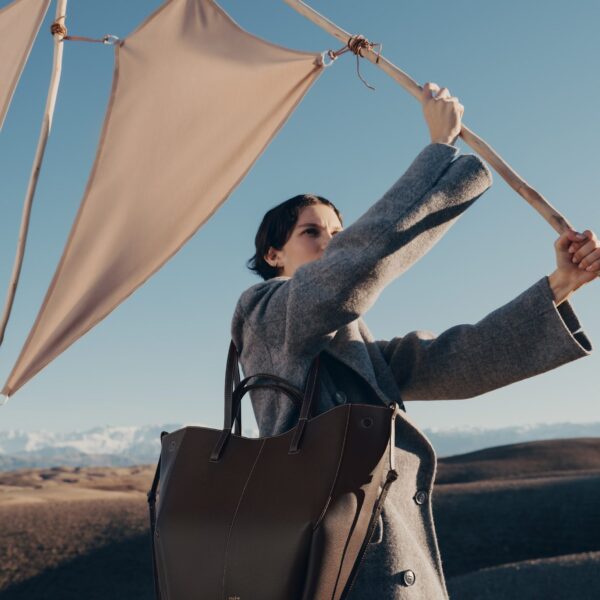 Polène Cyme Tote in Ebony Cyme Tote in Ebony - Totes & Top-Handle Bags - Parisian Luxury Leather Bag at Coveti