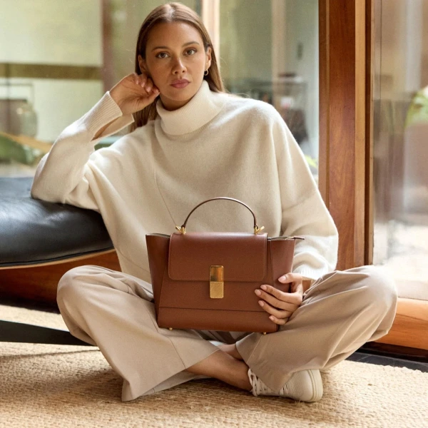 Ateliers Auguste Marly in Tan bag