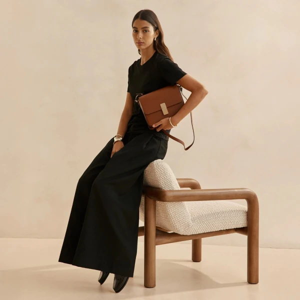 Ateliers Auguste Monceau in Tan bag