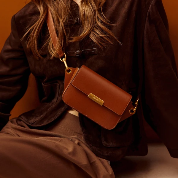 Ateliers Auguste Roquette in Tan bag